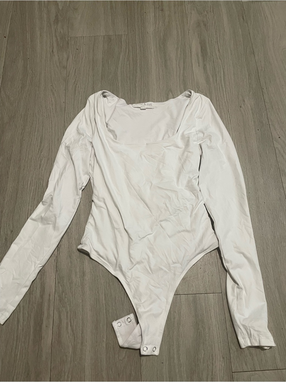 Olive & Oak White Long-Sleeve Scoop Neck Bodysuit